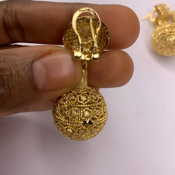Dropping Gold Plated Earrings and Pendant set long lasting - Picture 7 of 11